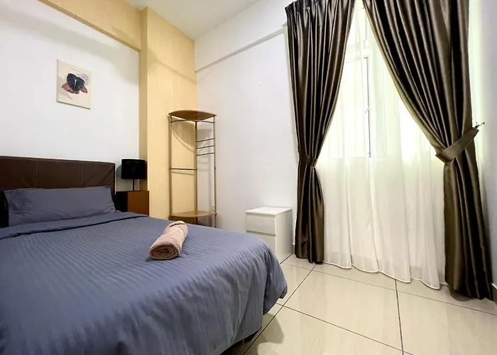 3Br Mount Austin @Midori Green