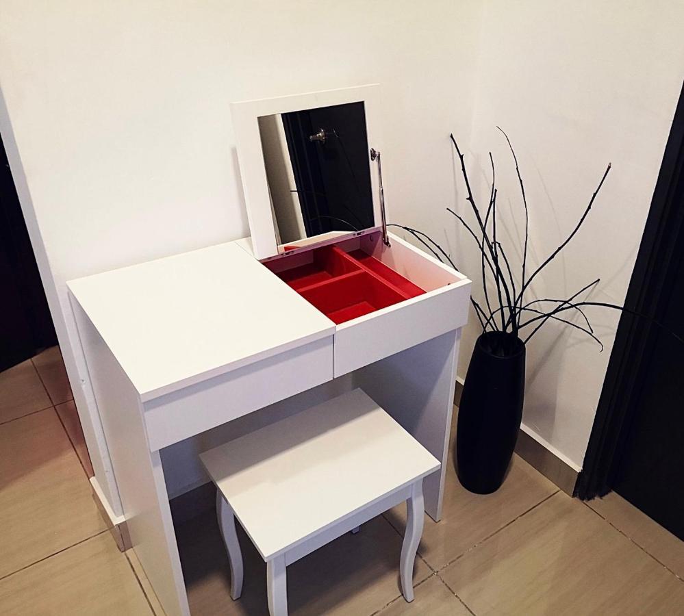 3br Mount Austin @midori Apartment